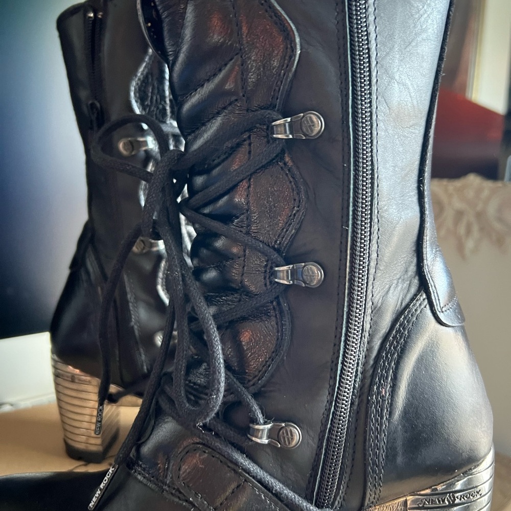 NWT New Rock Black Leather Women's heeled Boots - Picture 4 of 6